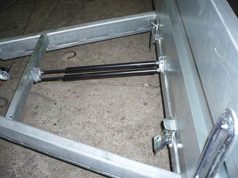 Газолифт подъёма кузова